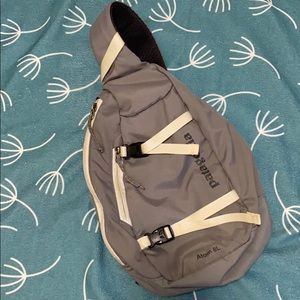 Patagonia atom sling bag